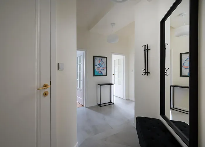 Dream By Bookinghost Varšava