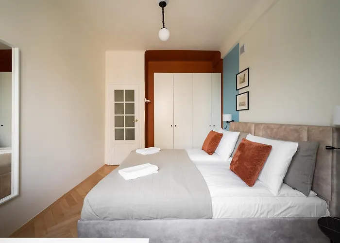 Dream By Bookinghost *