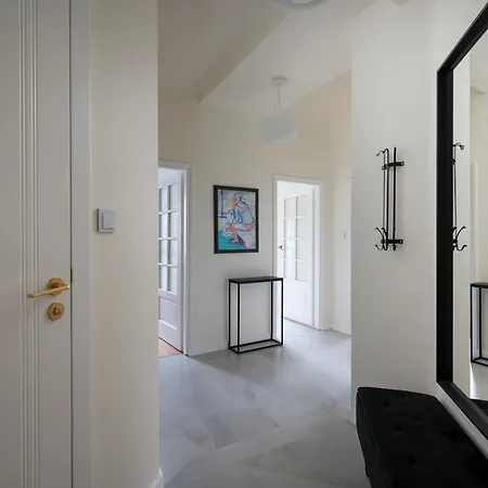 Dream By Bookinghost ורשה