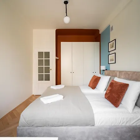 Dream By Bookinghost *